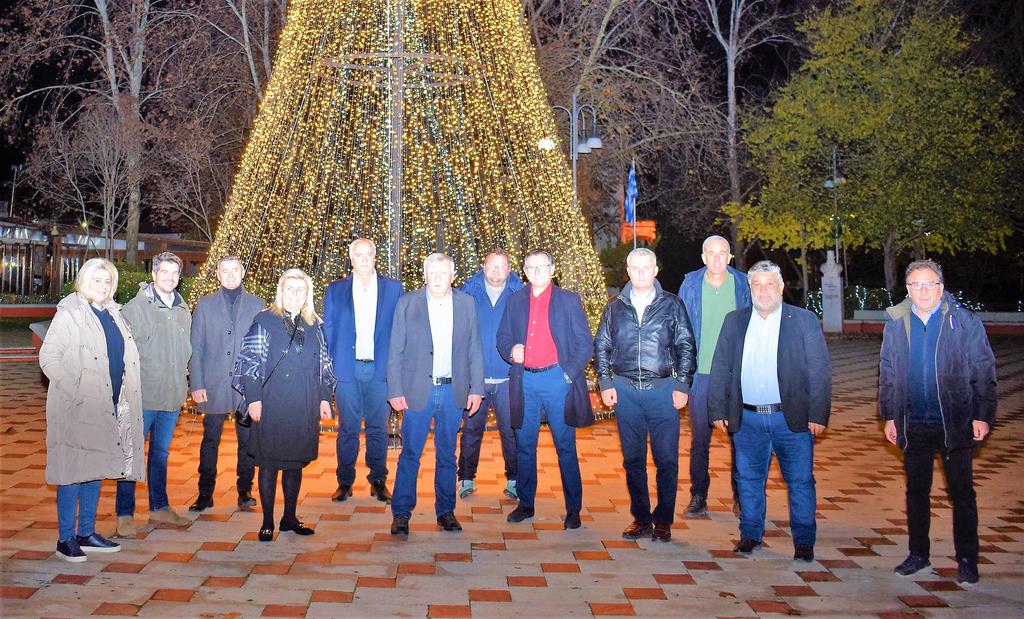 Φωταγωγήθηκαν τα Χριστουγεννιάτικα δέντρα στο Δήμο Κιλελέρ  